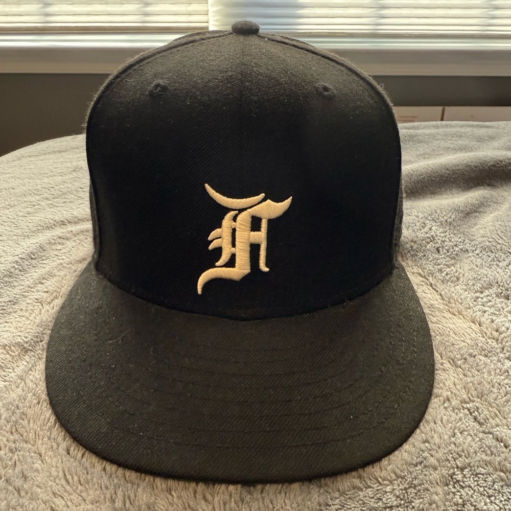 Fear of god essentials black hat 7 1/2 Jerry Lorenzo